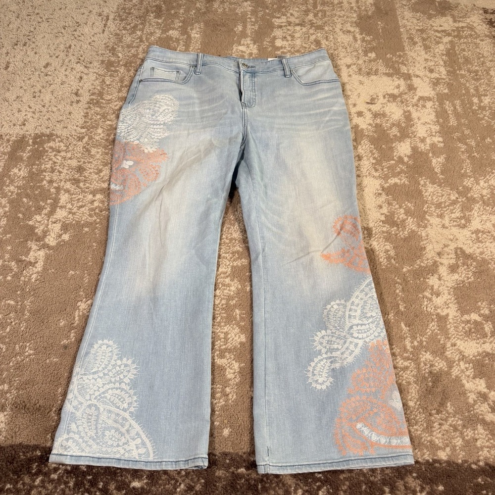 Chico's So Slimming‎ Kick Flare Girlfriend Jeans Light Wash Embroidered Boho 14